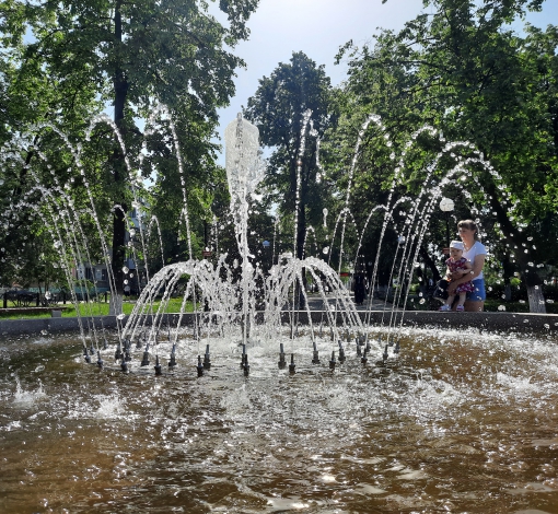 Городской фонтан снова в строю на радость артемовцам и гостям города