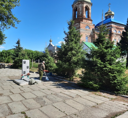 Сквер возле Храма Покрова готовится к встрече с гостями праздника "Троица"