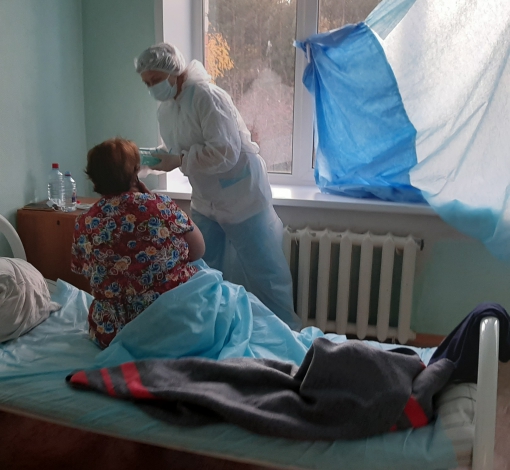 Ковидный госпиталь в Артемовском заполнен пациентами.