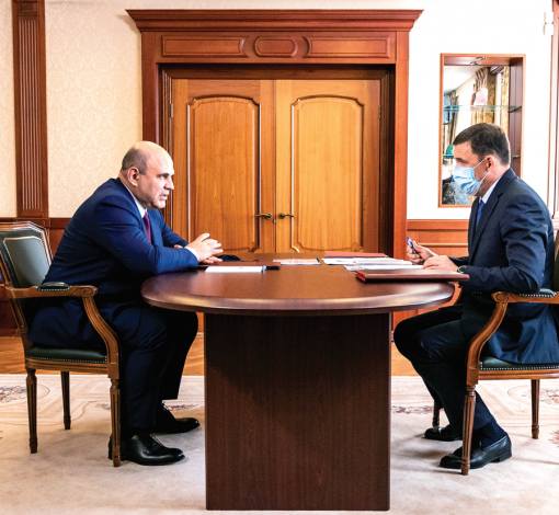 Председатель правительства Михаил Мишустин (слева) и губернатор Евгений Куйвашев провели переговоры на полях международной выставки "Иннопром".