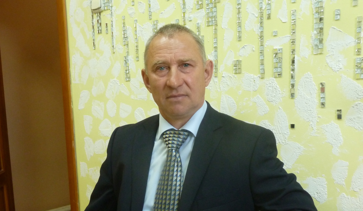 Депутат Виноградов Артемовский