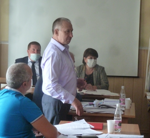 Геннадий Виноградов активно выступал на заседаниях Думы АГО. 