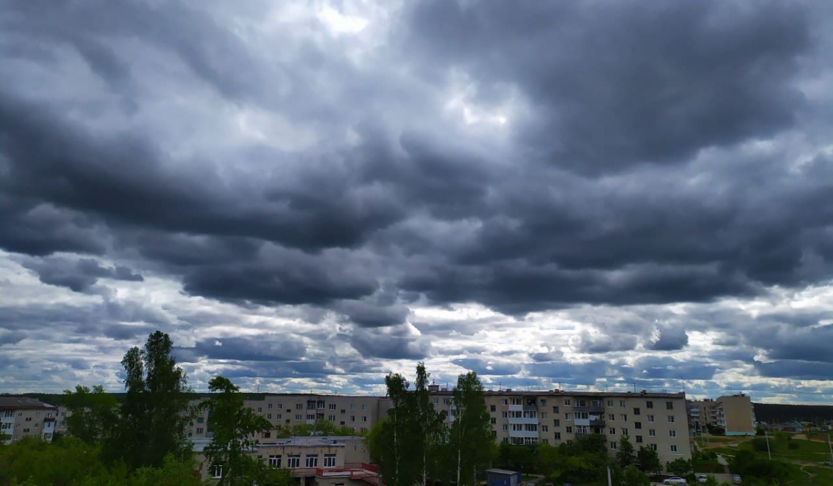 Непогода в Артемовском сохранится, жару ждать не стоит
