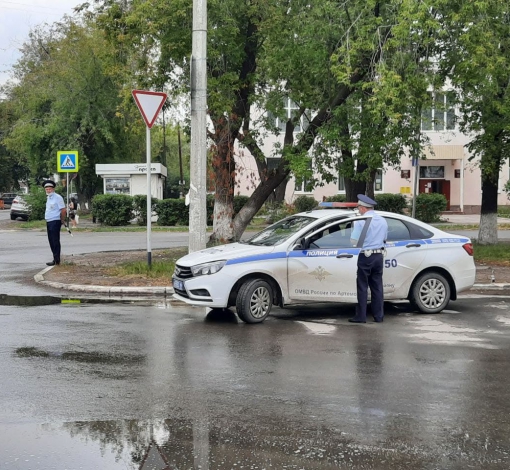 Водитель, не пропустивший пешехода, помни: за тобой может вестись скрытый контроль.