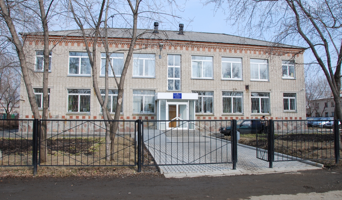 ПФР в Артемовском работает по прежнему адресу.