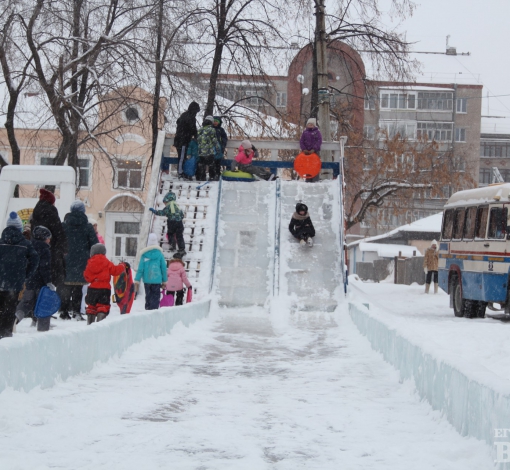 Все сооружения новогоднего городка должны быть безопасными.