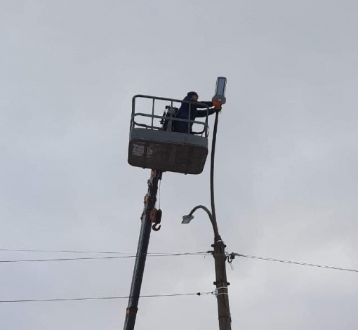 В выходные в Артемовском стартуют работы по замене светильников уличного освещения.