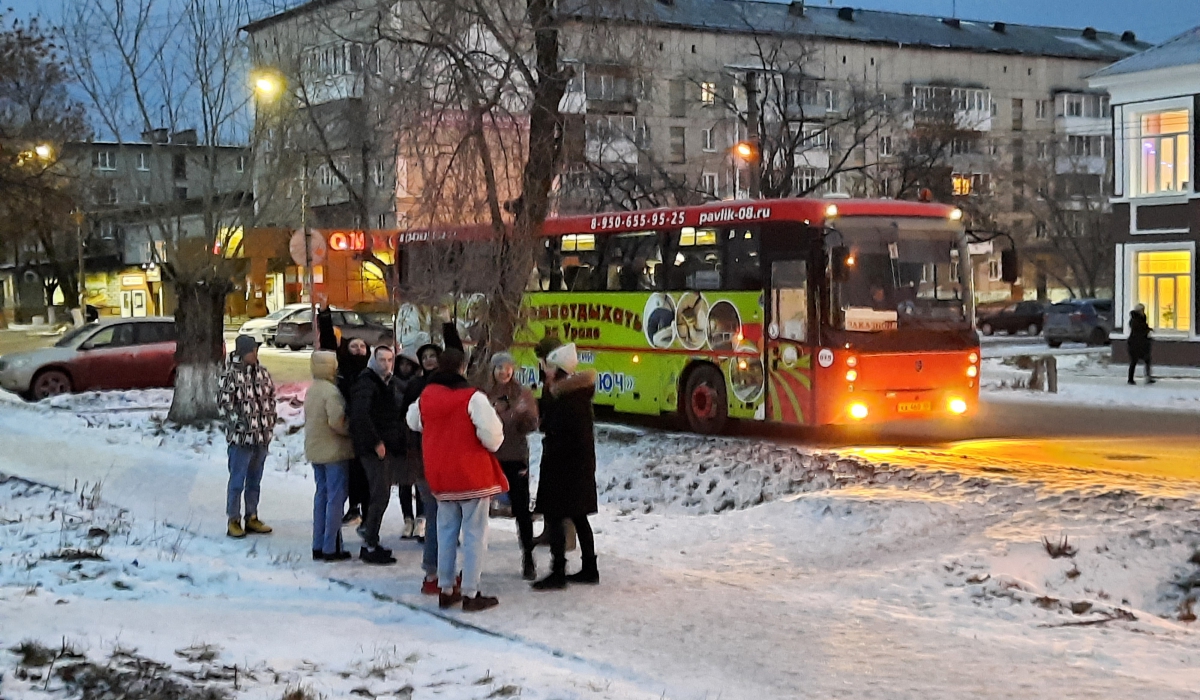 Отправка в армию в Артемовском идет полным ходом