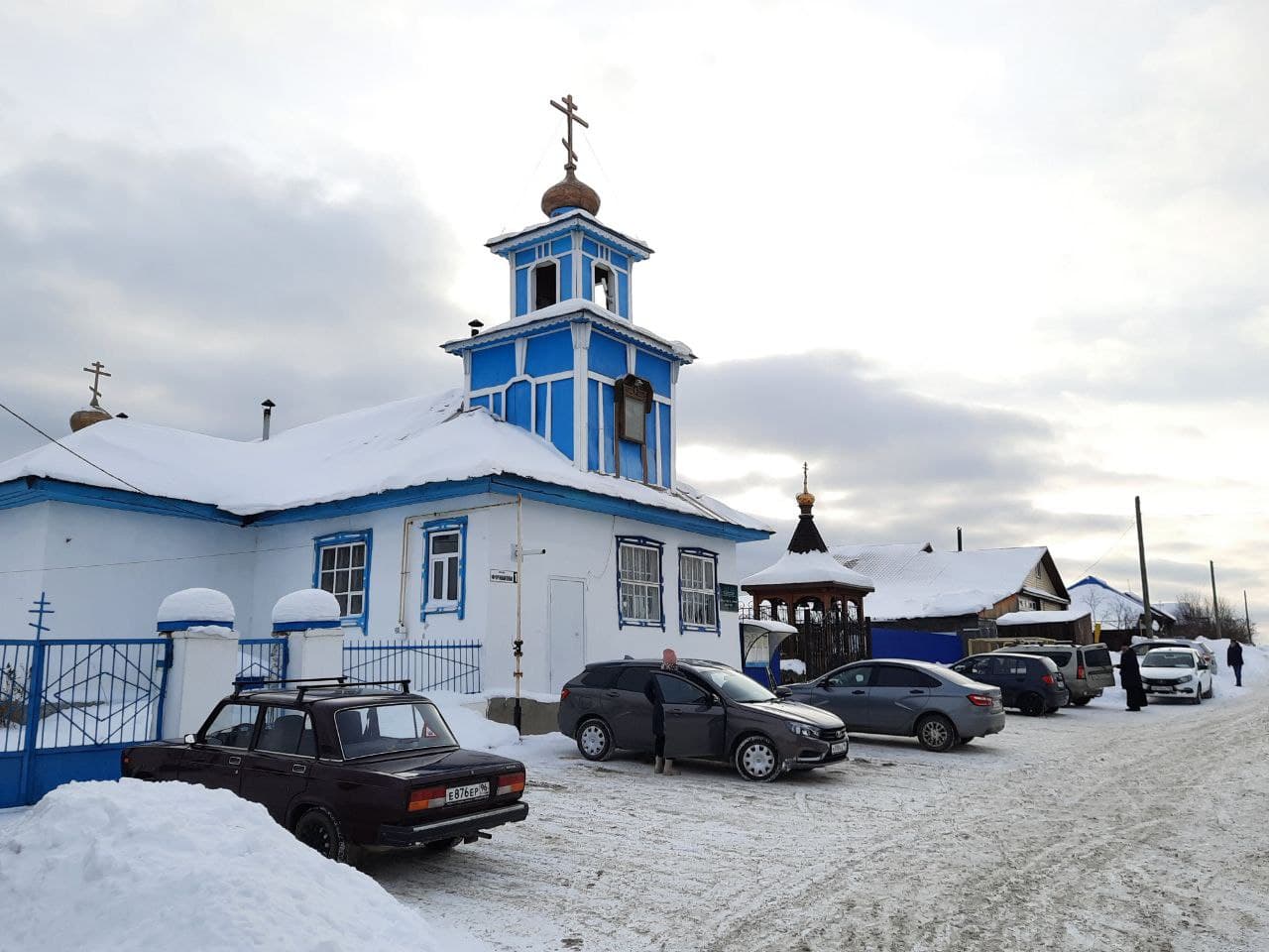 Авто в артемовском. Церкви Артемовский Свердловской области. Храм в Артемовском Свердловской области. Храм пророка Илии Артёмовский Свердловская область. Артемовск Урал храм Илии.