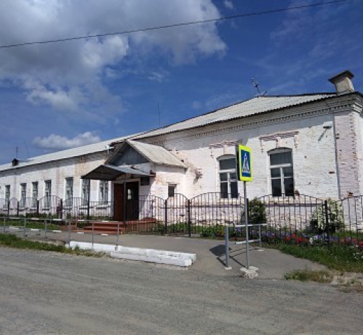 Школа в Б.ТРифоново - одна из старейших в районе, ей больше ста лет.