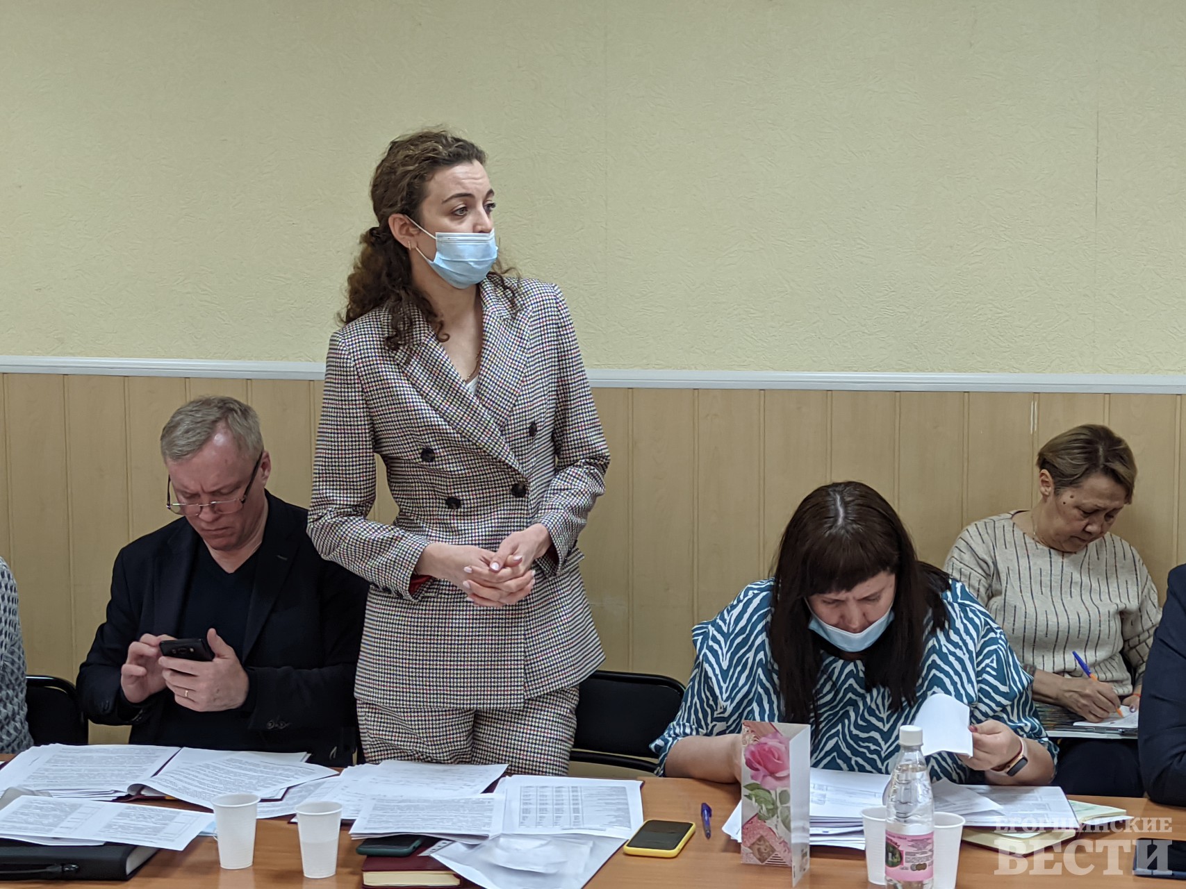 Екатерина Упорова (слева) и Анна Клюкина - активные участницы обсуждений в Думе. Фото Михаил Дудин, 
