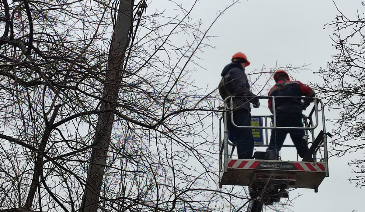 В части Артемовского и в Буланаше из-за ночной грозы и снега «вырубило» свет