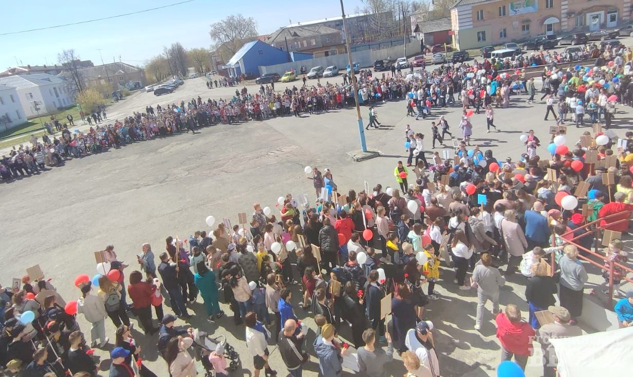 В Буланаше на празднование собрались сотни жителей. Фото: Андрей Москвитин, 