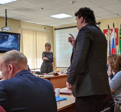 Спор двух коллег Татьяны Петровой и Максима Демашина об этике, после которого представителю СМИ приказали срочно выключить камеру. 