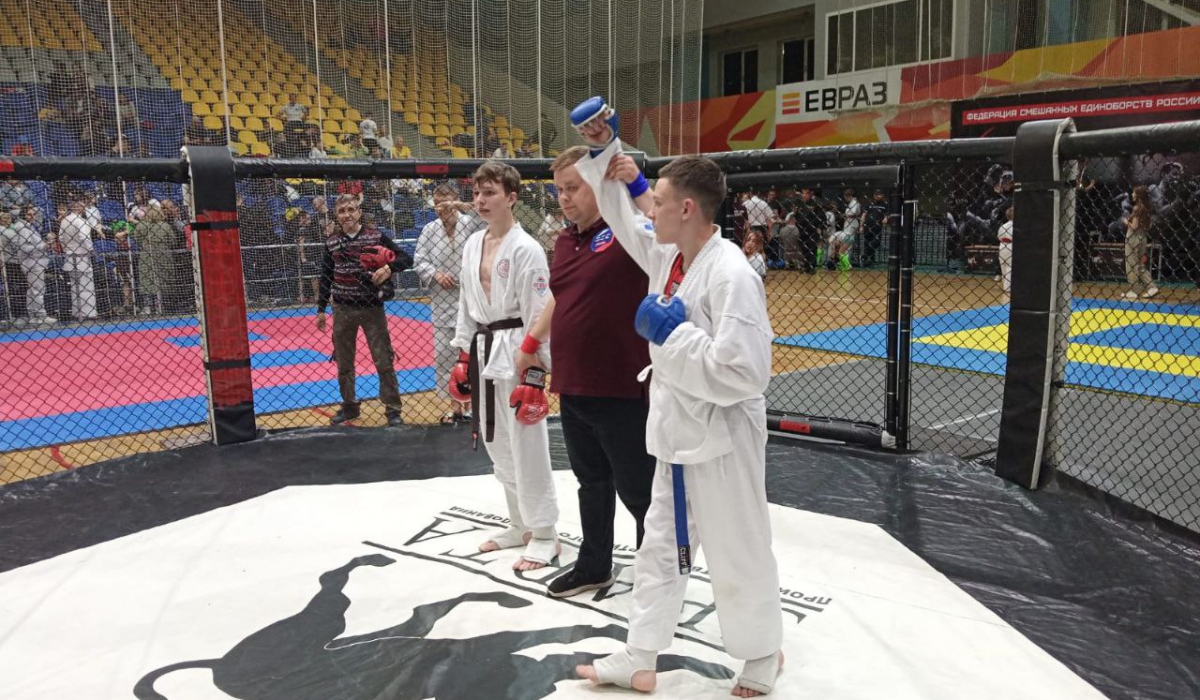 Буланашский боец Илья Фатихов одержал красивую победу в разделе всестилевое карате С3.