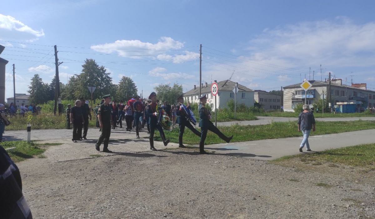 В Артемовском поселке простились с погибшим спецназовцем Николаем  Вострецовым