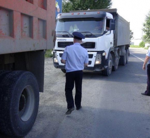 В области нарушений водителями большегрузов стало на треть больше.