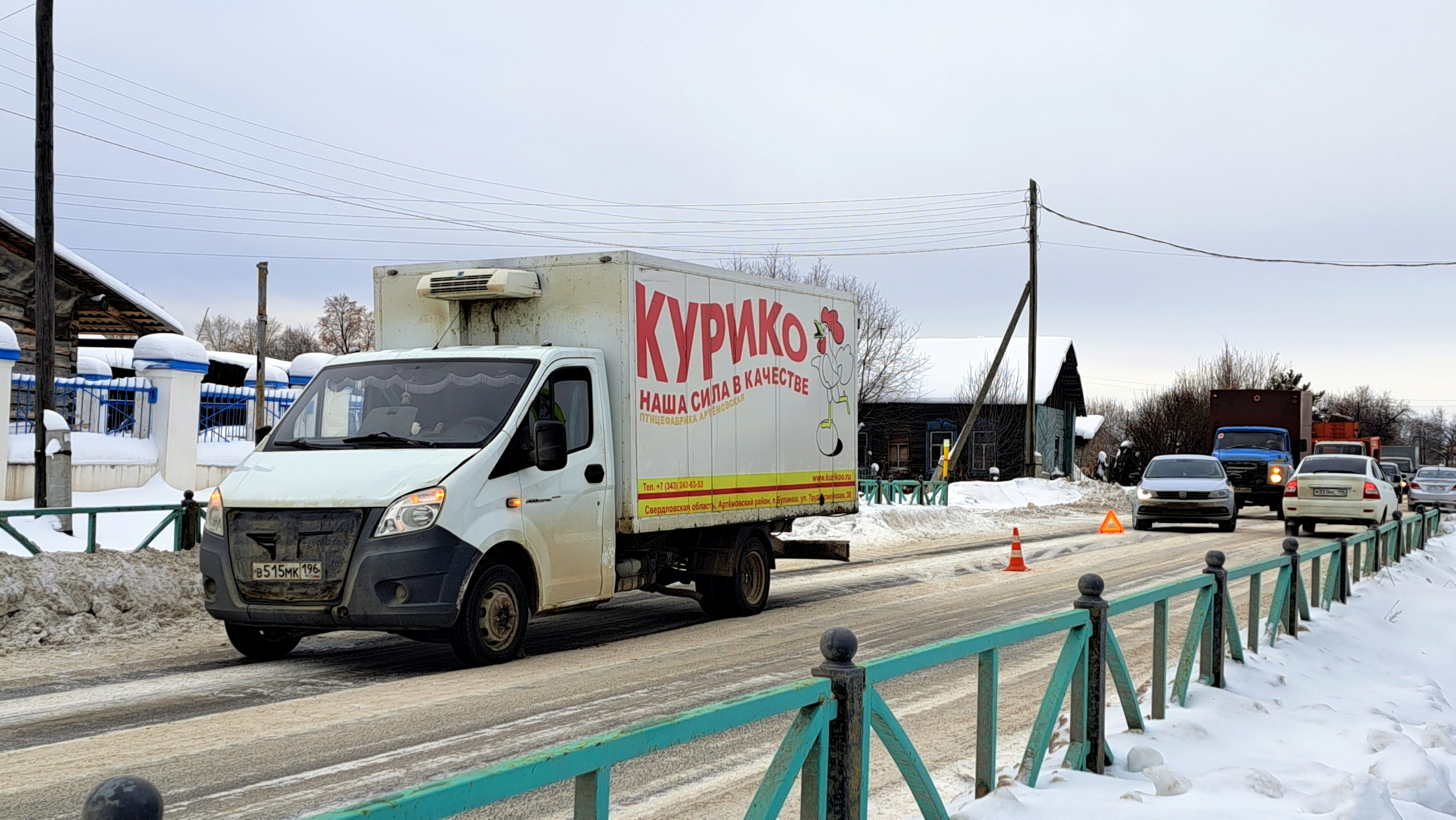 В Артемовском грузовик на переходе сбил пешехода