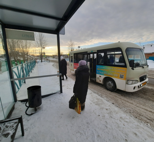 Автобусы в морозный день 9 января  завелись и вышли на линию - говорят перевозчики.