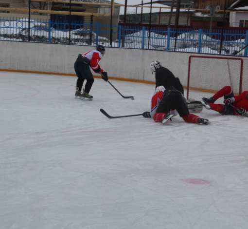 Василий Кузнецов уложил игроков и голкипера гостей на лед, после чего забил очередной гол