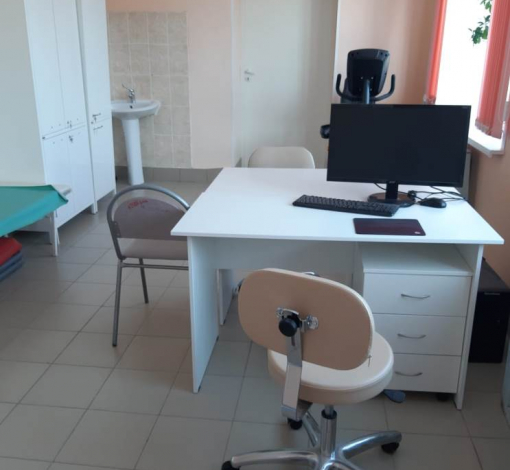 В Артемовском, в кабинете поликлиники детской больницы, готов кабинет для спортивного врача.
