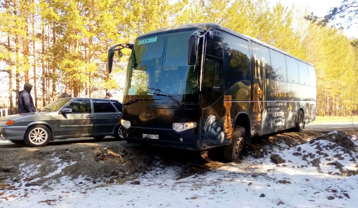 В Артемовском у автобуса фирмы «Сима-ленд» на ходу лопнула рессора