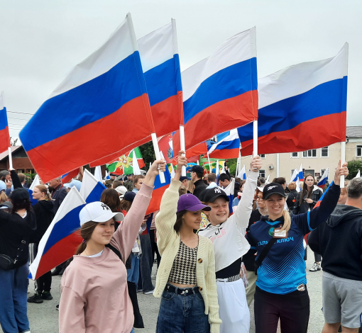 Приходите и вы поздравить свою страну с днем рождения, а значит проявить свою гордость и уважение к ней.