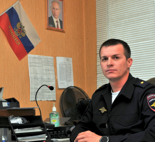 Владимир Брызгалов пять лет руководит отделением Госавтоинспекции Артемовского. Он рассказал о случаях, которые в памяти навсегда.
