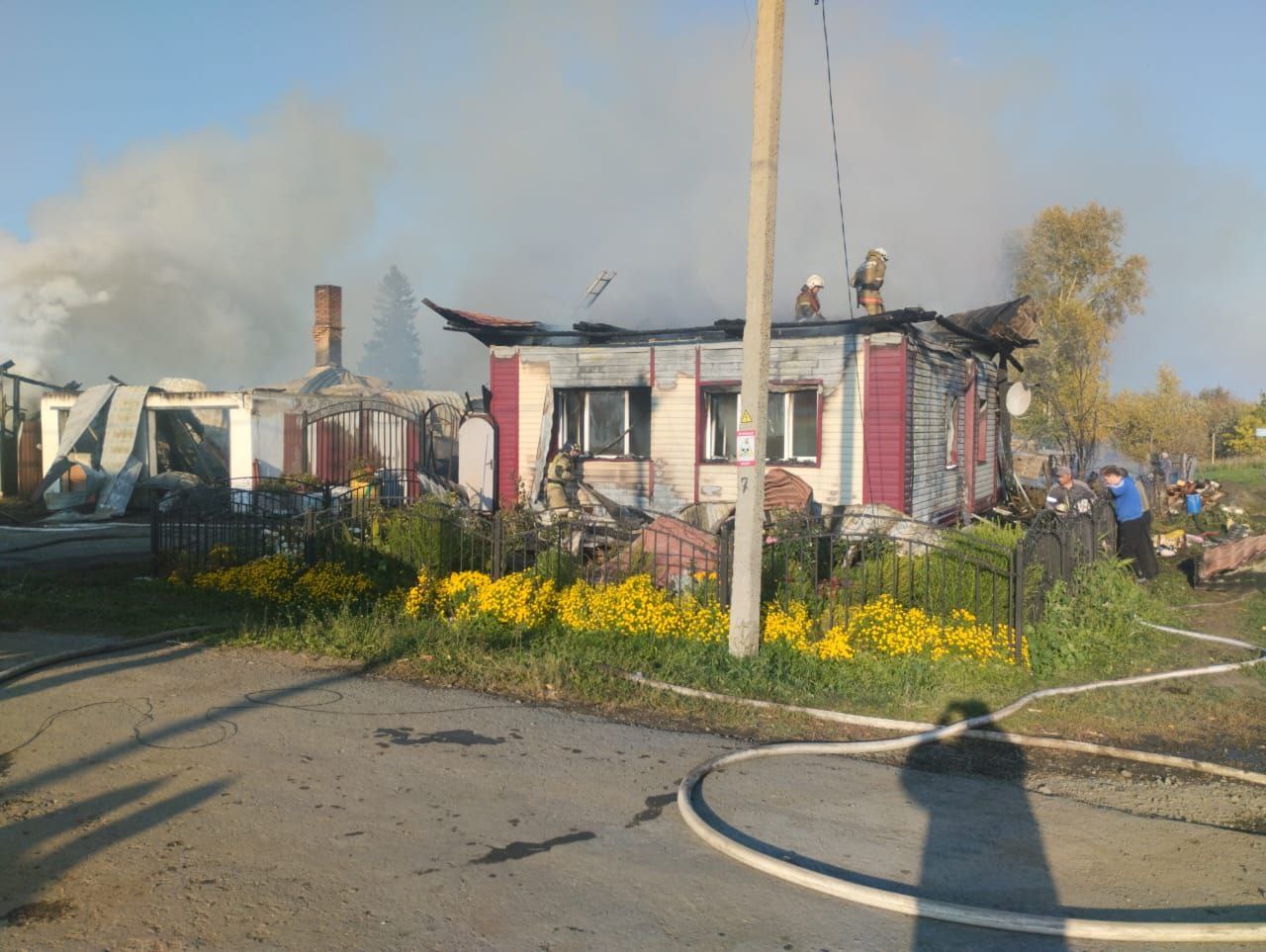 В Шогринском сгорел большой дом с надворными постройками и запасами на зиму