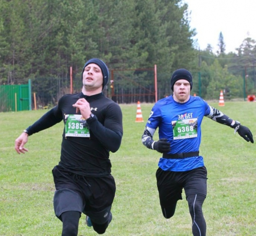 Михаил Козлов (слева) на 1 секунду опередил Василия Андриянова и стал "бронзовым" призером в абсолюте