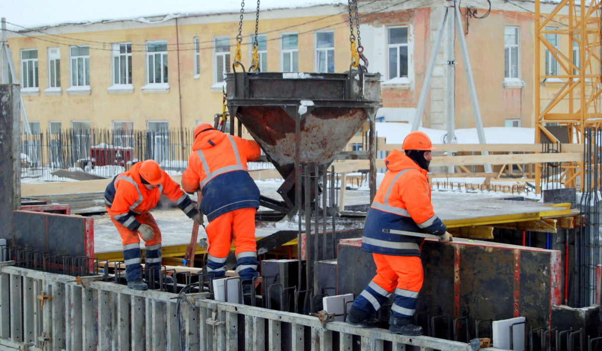 На новой поликлинике Артемовского продолжили бетонные работы