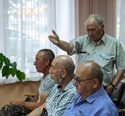 Юрий Патласов всегда остро ставит наболевшие вопросы по поселку Буланаш, по развитию производства.