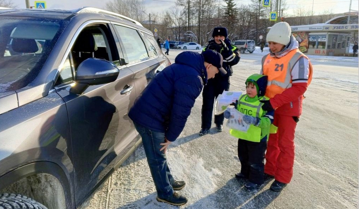 Письмо водителю» из детского сада. Артемовская детвора подарила  автомобилистам свои рисунки