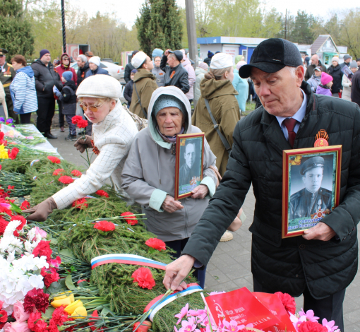 Артемовцы в 79 годовщину Победы собрались вместе, чтобы сказать, что помнят о тех, кто приближал этот день.
