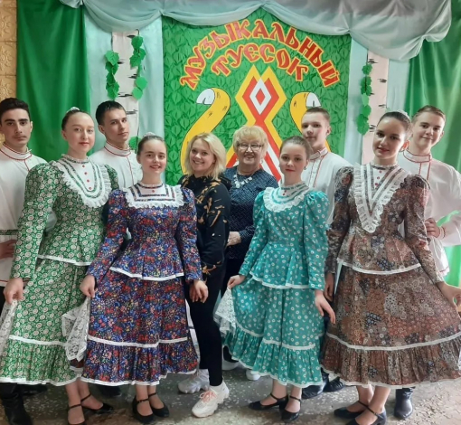 В "Сосновоборочке" танцевали десятилетиями! С Ириной Николаевной на одном из конкурсов.