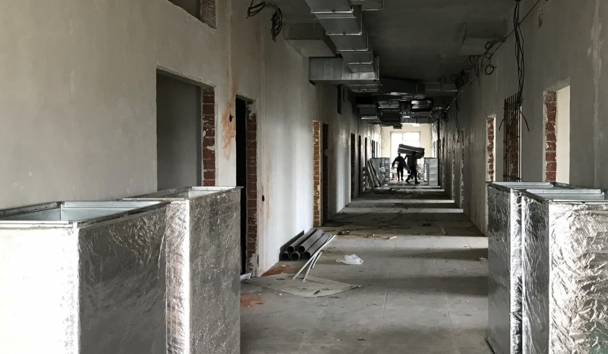 В новой поликлинике Артемовской ЦРБ ведут отделочные работы
