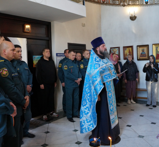 Молебен прошел в храме во имя святого Владимира.