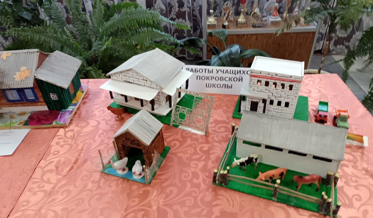 С улыбкой и слезами. Ветераны “Покровского” вспоминали минувшее время и свою молодость