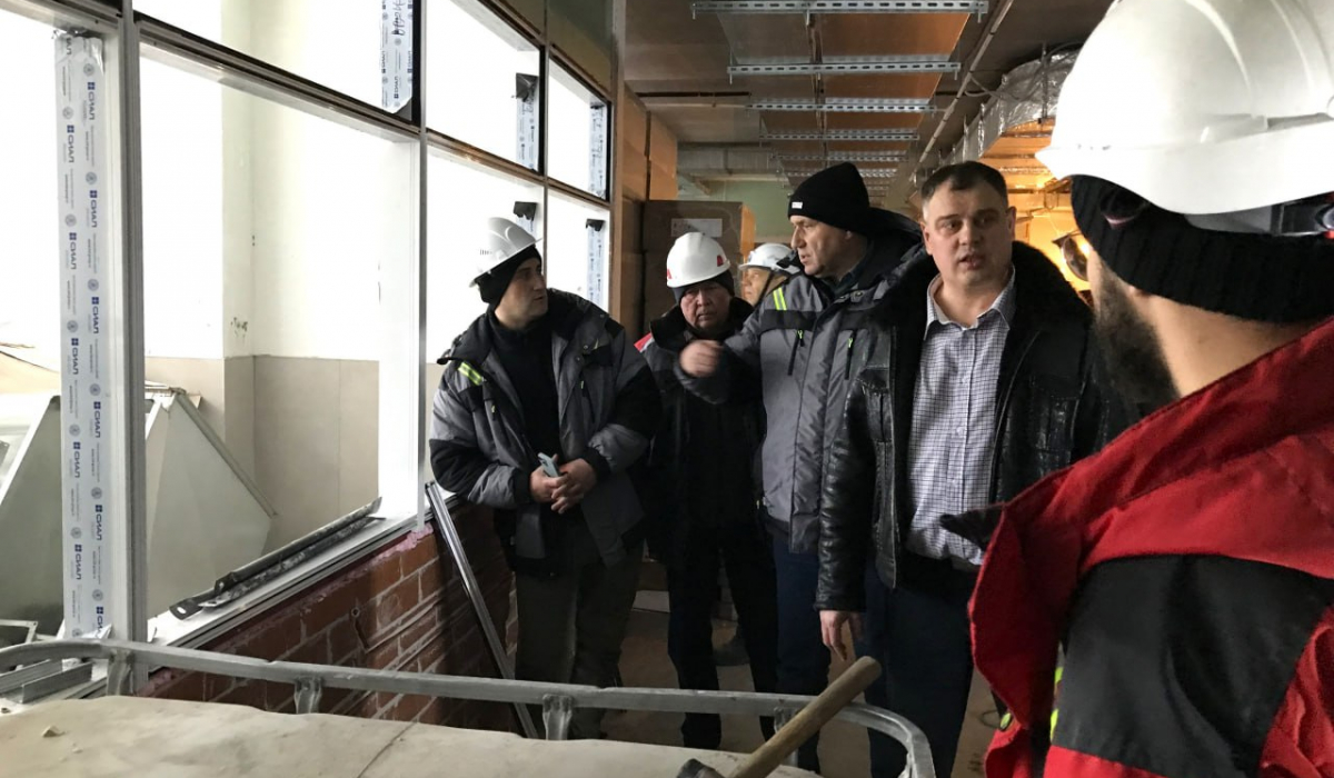 Строители уйдут, а медикам работать. В строящемся здании новой поликлиники Артемовской ЦРБ побывал заказчик