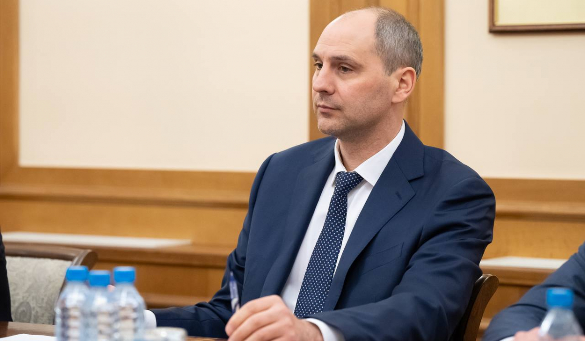 В Свердловской области - врио губернатора. Денис Паслер возвращается 