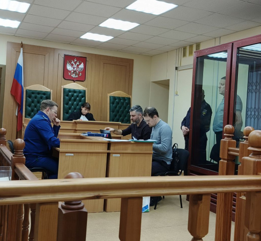 Глава Трофимов в суде участвует лично.