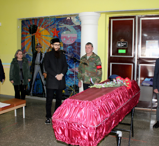 Имам Буланашской мечети прочел молебен о погибшем воине