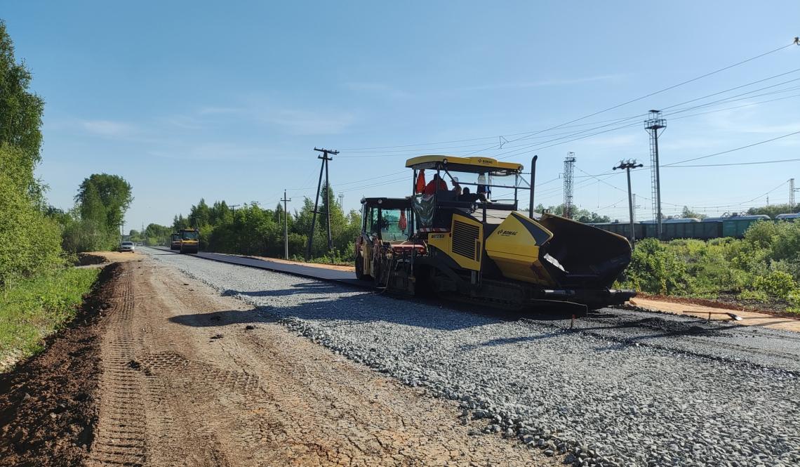 На ул. Станционной началась укладка асфальта