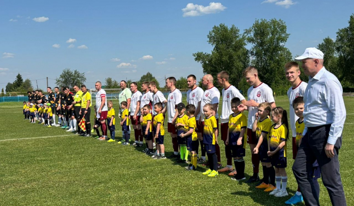 Артемовский «Слон» выигрывает на домашнем стадионе 