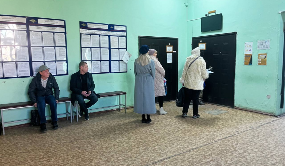 Красный штамп на свидетельство - без очередей. Кому он нужен, зачем и где его получить