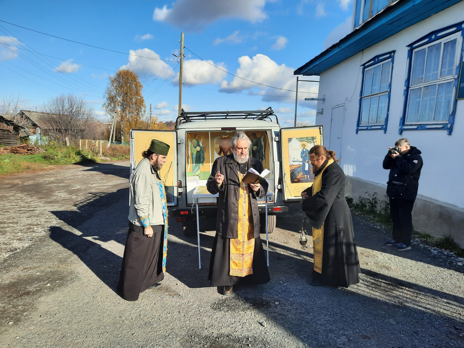 В Артемовском освятили храм для СВО, спроектированный протоиереем из  Мироново | 18.10.2023 | Артёмовский - БезФормата