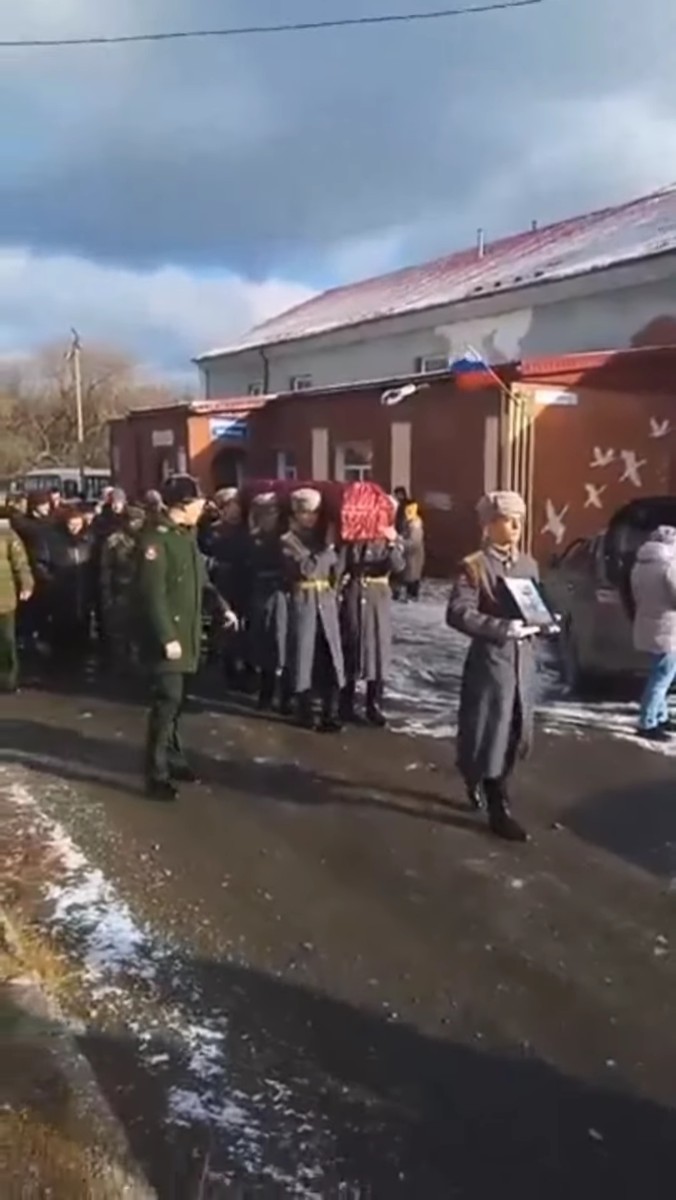 Война связала поколения». Прощание с воином СВО Владимиром Мерзляковым  прошло в Сосновом Бору | 01.11.2023 | Артёмовский - БезФормата