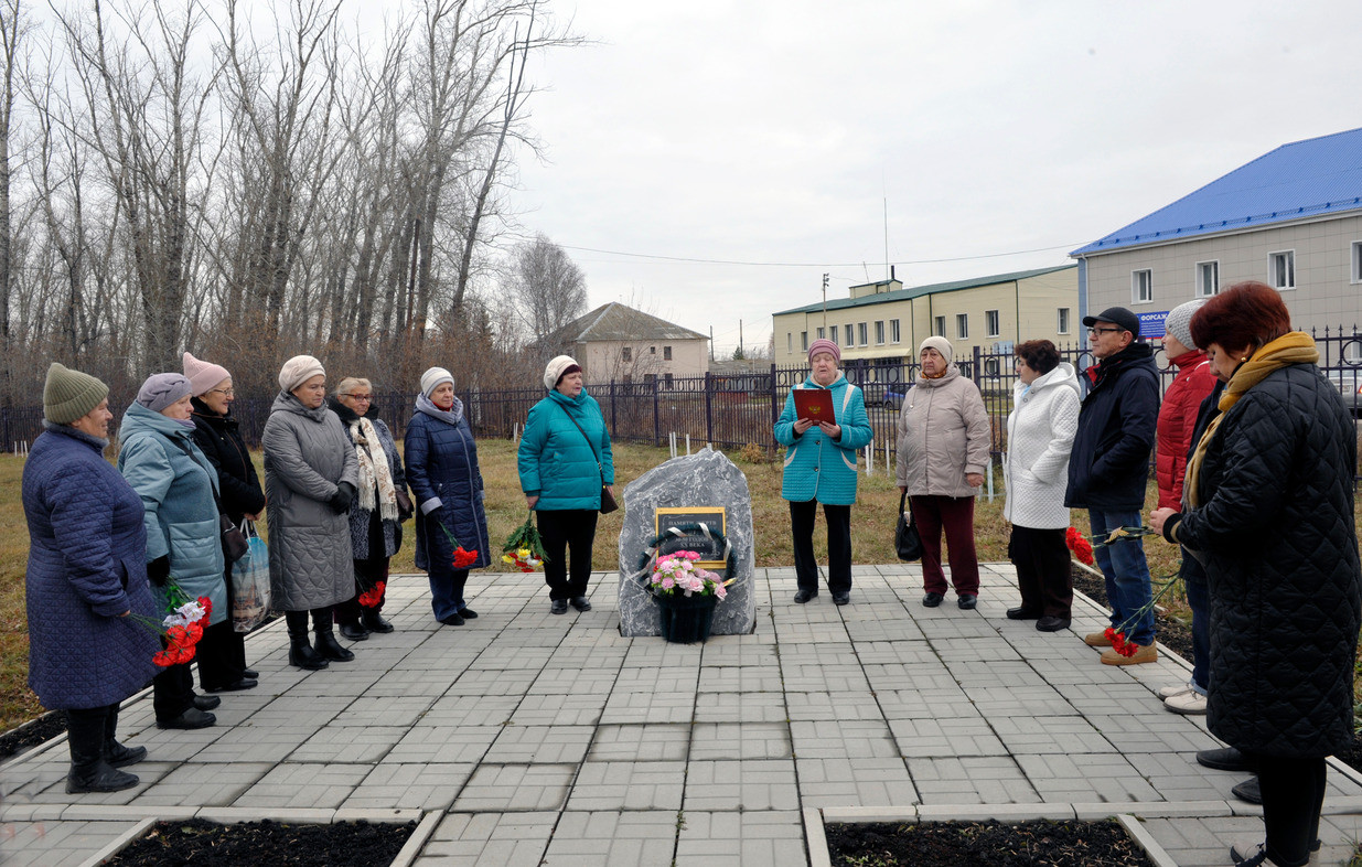 Краевед Любовь Меньшенина в своем выступлении напомнила собравшимся о страшных годах политических репрессий. Фото: Илсур Хабибуллин