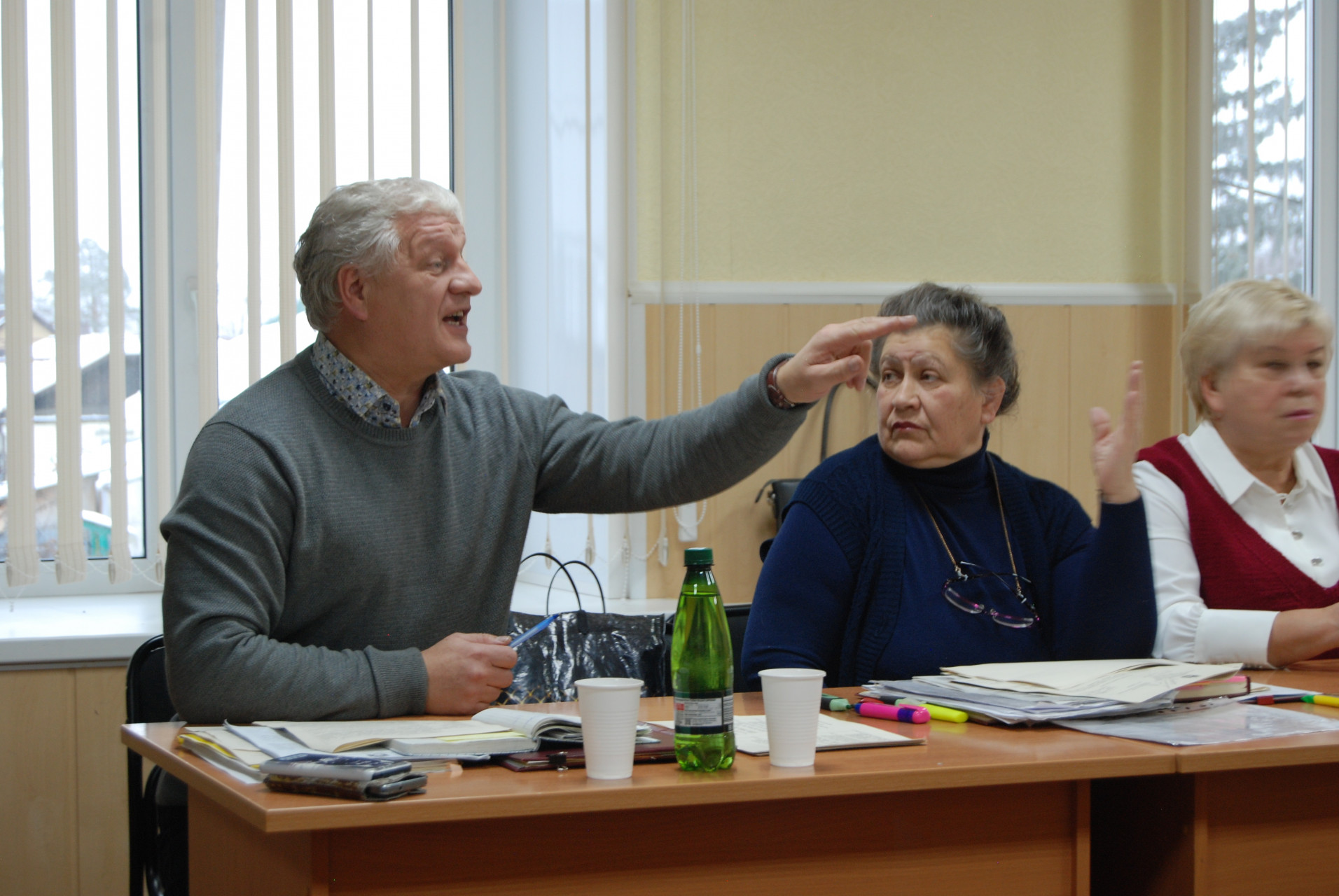 Громкое выяснение, кто все-таки шантажист, и кто заявлял, что не будет голосовать за такой бюджет.