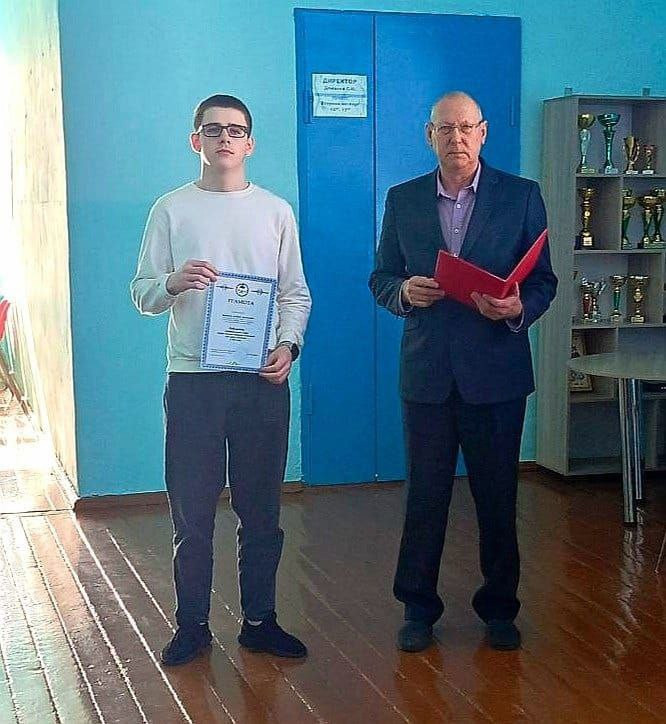 Фото: Победитель регионального этапа конкурса, Альберт Ягофаров, награжден дипломом